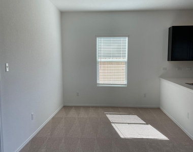 428 Bass Dr - Photo Thumbnail 4