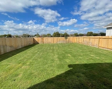 428 Bass Dr - Photo Thumbnail 15