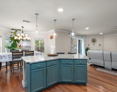 1509 Shady Creek Trl - Photo Thumbnail 12