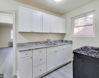 8318 Roanoke Avenue - Photo Thumbnail 4