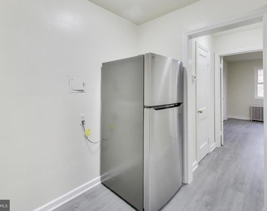 8318 Roanoke Avenue - Photo Thumbnail 5