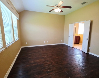 228 Dove Hl - Photo Thumbnail 7