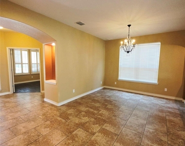 228 Dove Hl - Photo Thumbnail 3