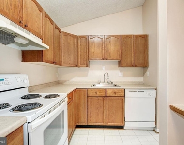 2106 Whitehall Road - Photo Thumbnail 15