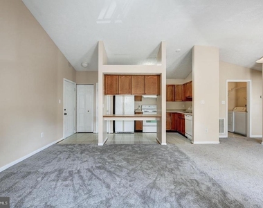 2106 Whitehall Road - Photo Thumbnail 12