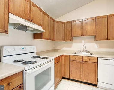 2106 Whitehall Road - Photo Thumbnail 16