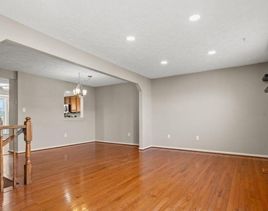 6359 New Haven Court - Photo Thumbnail 14