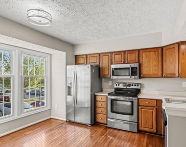 6359 New Haven Court - Photo Thumbnail 3