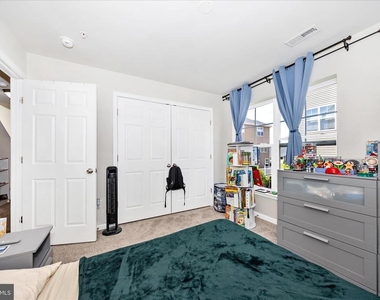 6142 Murray Terrace - Photo Thumbnail 12