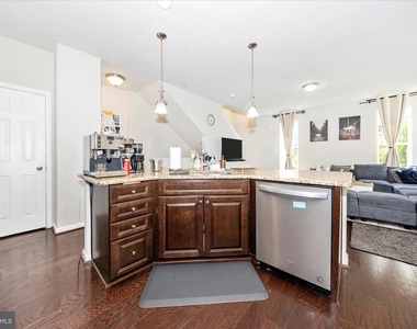 6142 Murray Terrace - Photo Thumbnail 7