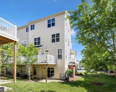 6142 Murray Terrace - Photo Thumbnail 35