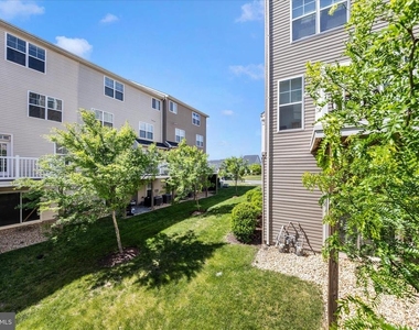 6142 Murray Terrace - Photo Thumbnail 42