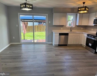 146 Marine Oaks Drive - Photo Thumbnail 2
