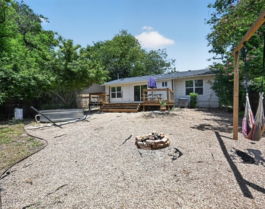 2321 Lakehurst Dr - Photo Thumbnail 27