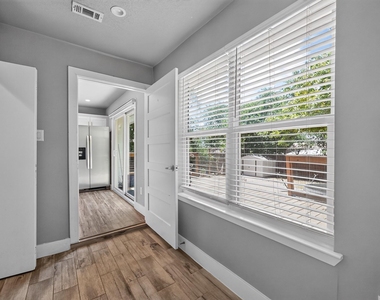 2321 Lakehurst Dr - Photo Thumbnail 21