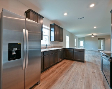 218 Mount Vernon Way - Photo Thumbnail 11