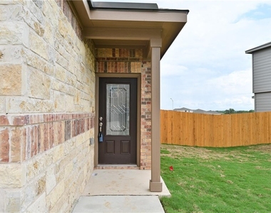 218 Mount Vernon Way - Photo Thumbnail 3