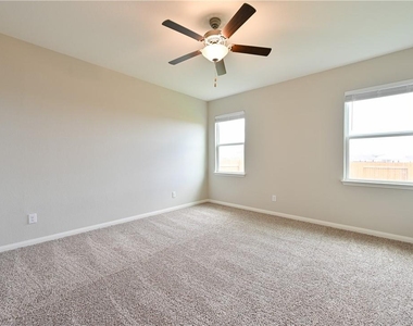 218 Mount Vernon Way - Photo Thumbnail 14