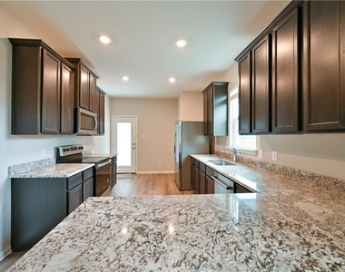 218 Mount Vernon Way - Photo Thumbnail 8