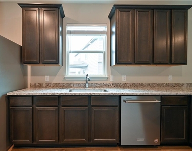 218 Mount Vernon Way - Photo Thumbnail 12