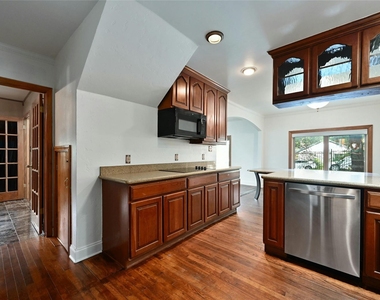 2829 San Gabriel St - Photo Thumbnail 8