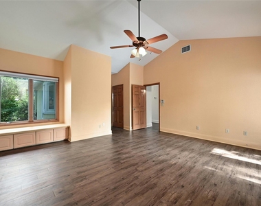 2829 San Gabriel St - Photo Thumbnail 18