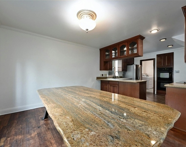 2829 San Gabriel St - Photo Thumbnail 5