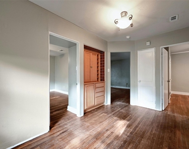 2829 San Gabriel St - Photo Thumbnail 24
