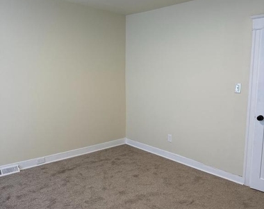 1619 E 30th Street - Photo Thumbnail 22