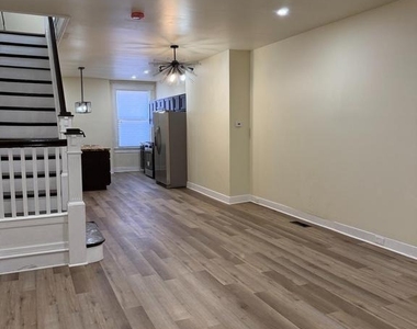1619 E 30th Street - Photo Thumbnail 4