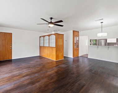 1110 Somerset Ave - Photo Thumbnail 5