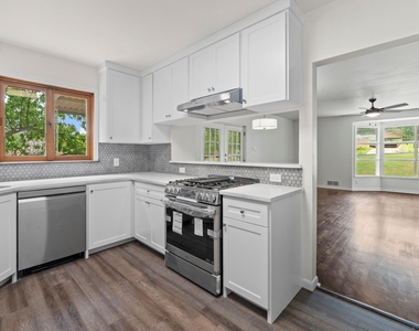 1110 Somerset Ave - Photo Thumbnail 11