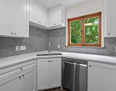 1110 Somerset Ave - Photo Thumbnail 12