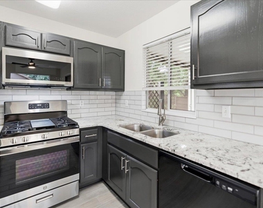 104 Whitewing Way - Photo Thumbnail 7