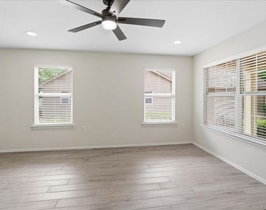 104 Whitewing Way - Photo Thumbnail 14