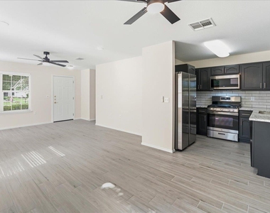 104 Whitewing Way - Photo Thumbnail 10