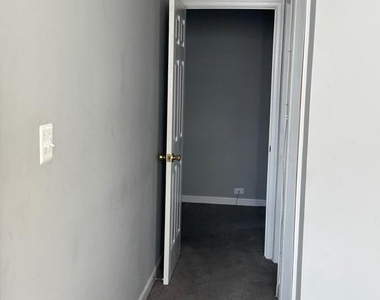 1612 W Lexington Street - Photo Thumbnail 10