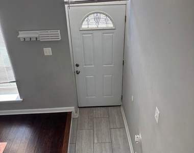 1612 W Lexington Street - Photo Thumbnail 1