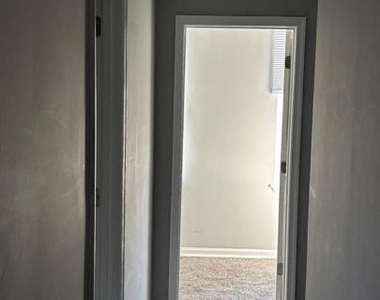 1612 W Lexington Street - Photo Thumbnail 6