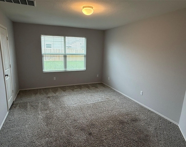 100 Granville Ct - Photo Thumbnail 18