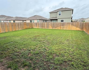 100 Granville Ct - Photo Thumbnail 11