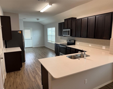 100 Granville Ct - Photo Thumbnail 27