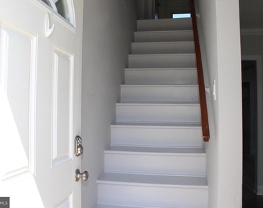 7 Cedar Drive - Photo Thumbnail 2
