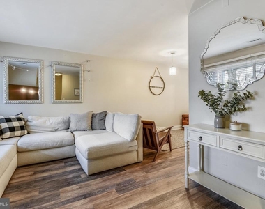 1059 Cedar Ridge Court - Photo Thumbnail 2