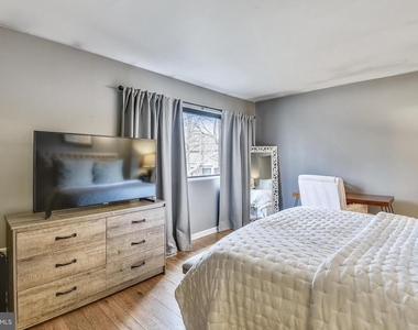 1059 Cedar Ridge Court - Photo Thumbnail 23