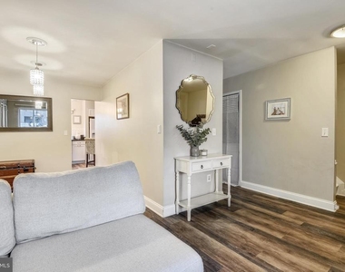 1059 Cedar Ridge Court - Photo Thumbnail 5