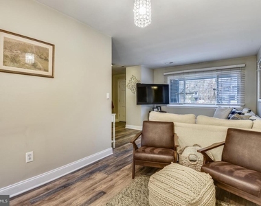 1059 Cedar Ridge Court - Photo Thumbnail 7