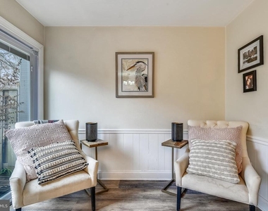 1059 Cedar Ridge Court - Photo Thumbnail 14