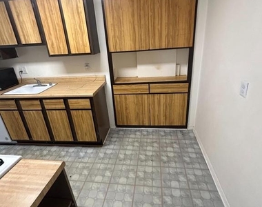 354 Gatewater Court - Photo Thumbnail 7