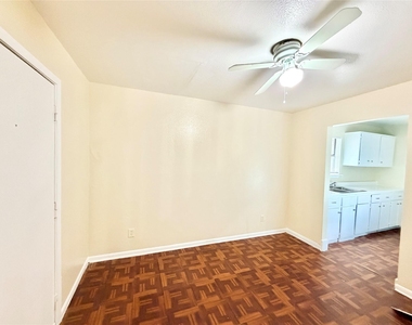 6257 Manor Rd - Photo Thumbnail 5